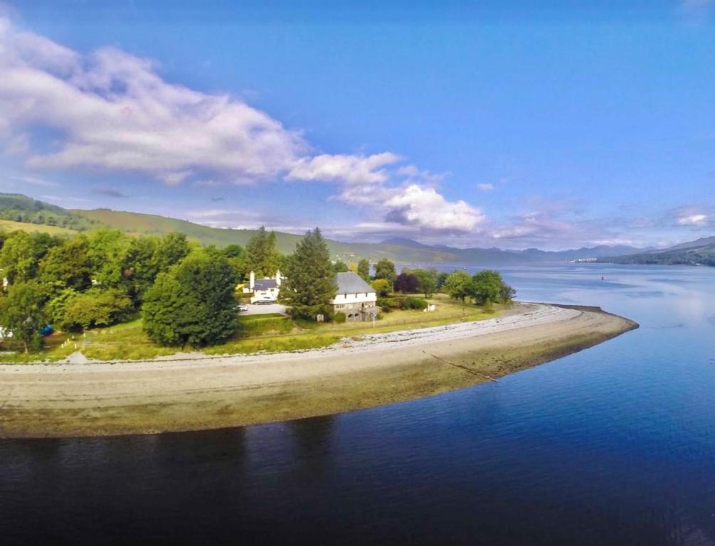 Historic Loch Side Home of a Royal Princess, Rosneath