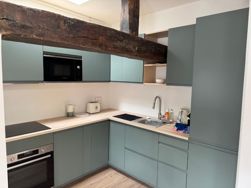 70 m2, Renovated, Perfect Location in central Paris - 3