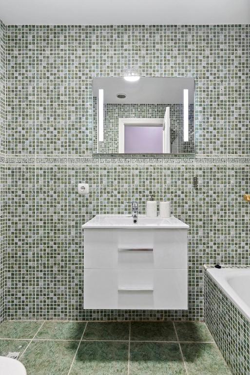 Home2Book Bright City Apartment Las Palmas - 4