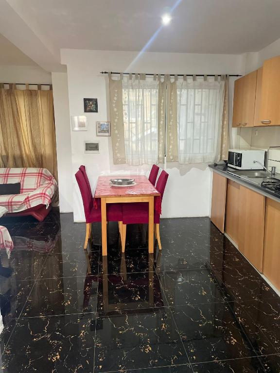 MeM Apartment, Praia