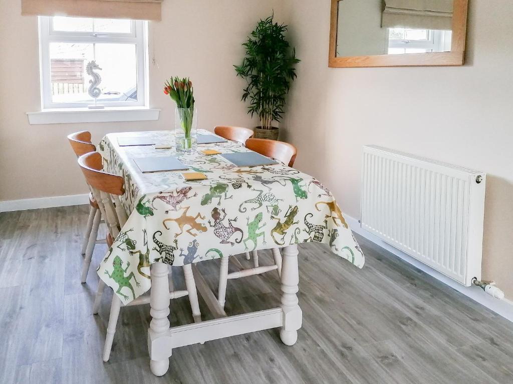 Rosslyn Cottage, Portmahomack photo 6