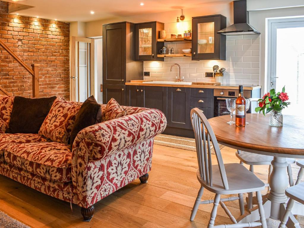 Afonig Loyw, Dyffryn