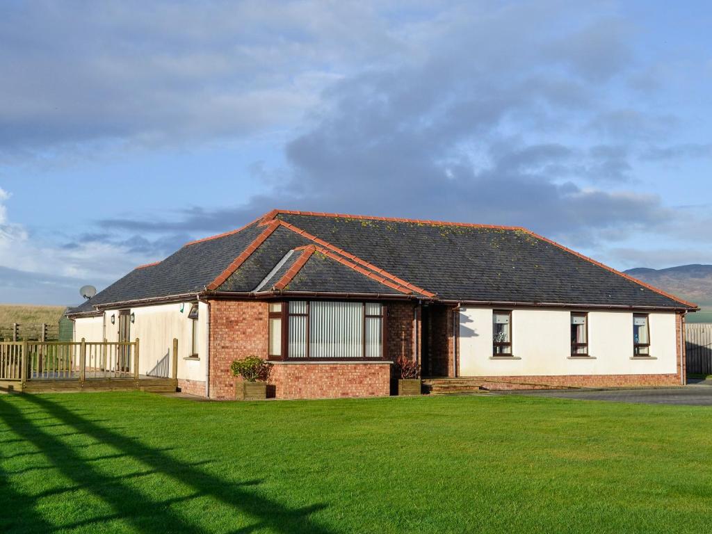 Ashgrove, Mainsriddle