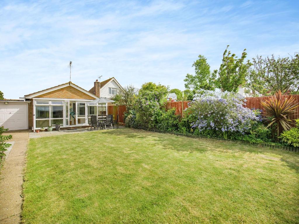 Mae's Lodge, Birchington