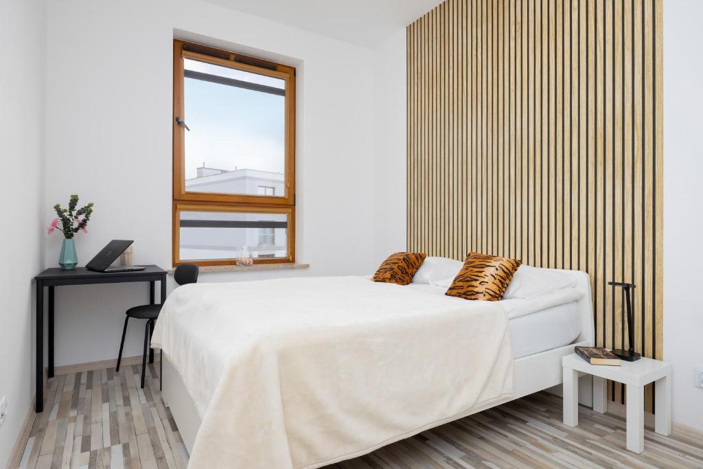 Zoliborz Stylish Apartment with Parking by Noclegi Renters, Varsavia