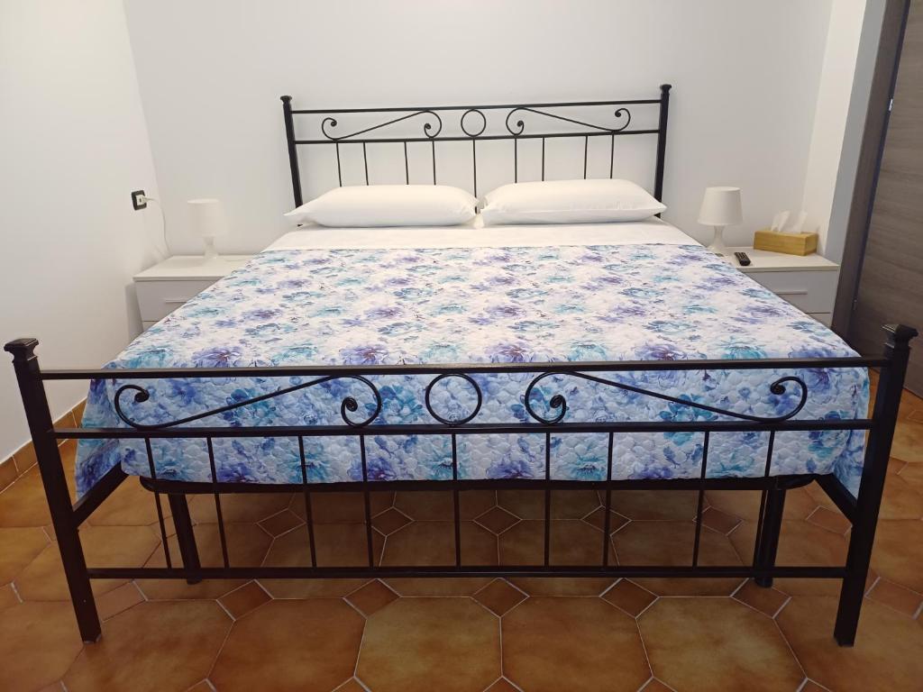 Nonna Vale, Fiumicino