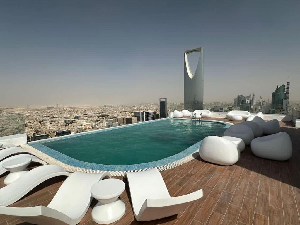Amara - 2BR - Infinity Pool - Kingdom Tower View, Rijád