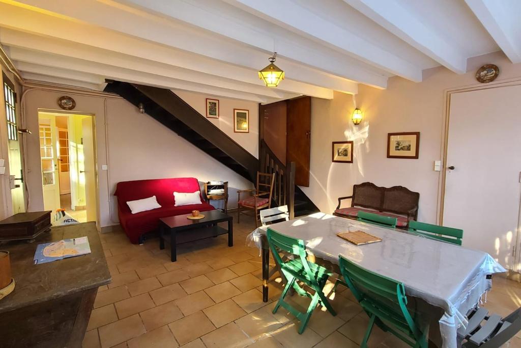 Spacious house near the beach - 3