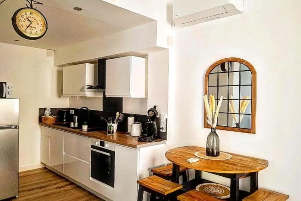 Charming T2 Equipped 1min Walk To Beaches - 3