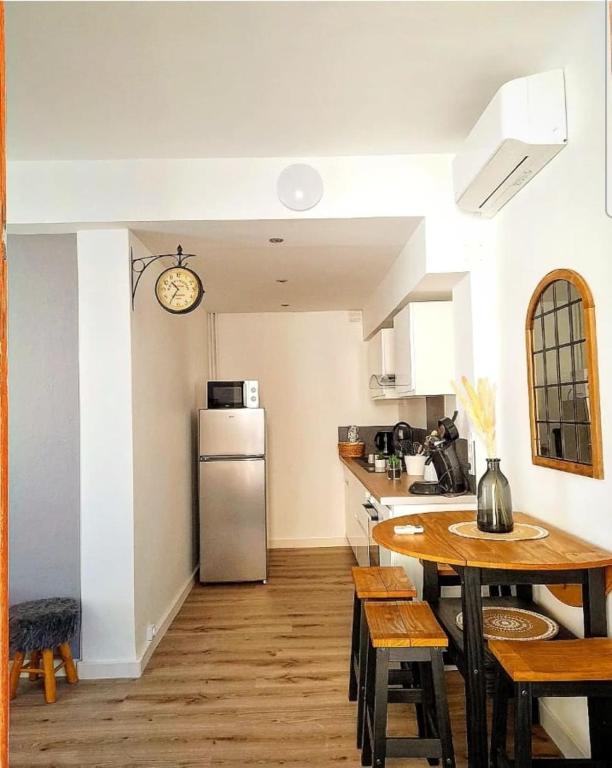Charming T2 Equipped 1min Walk To Beaches - 4