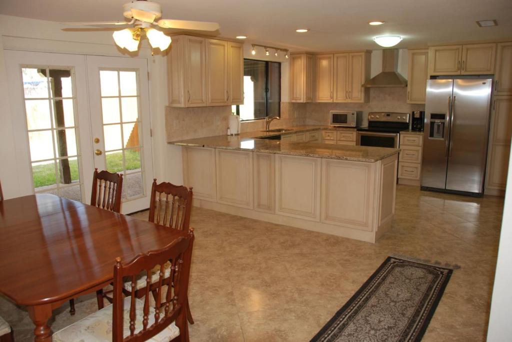 Wonderful Whispering Hills, Tucson