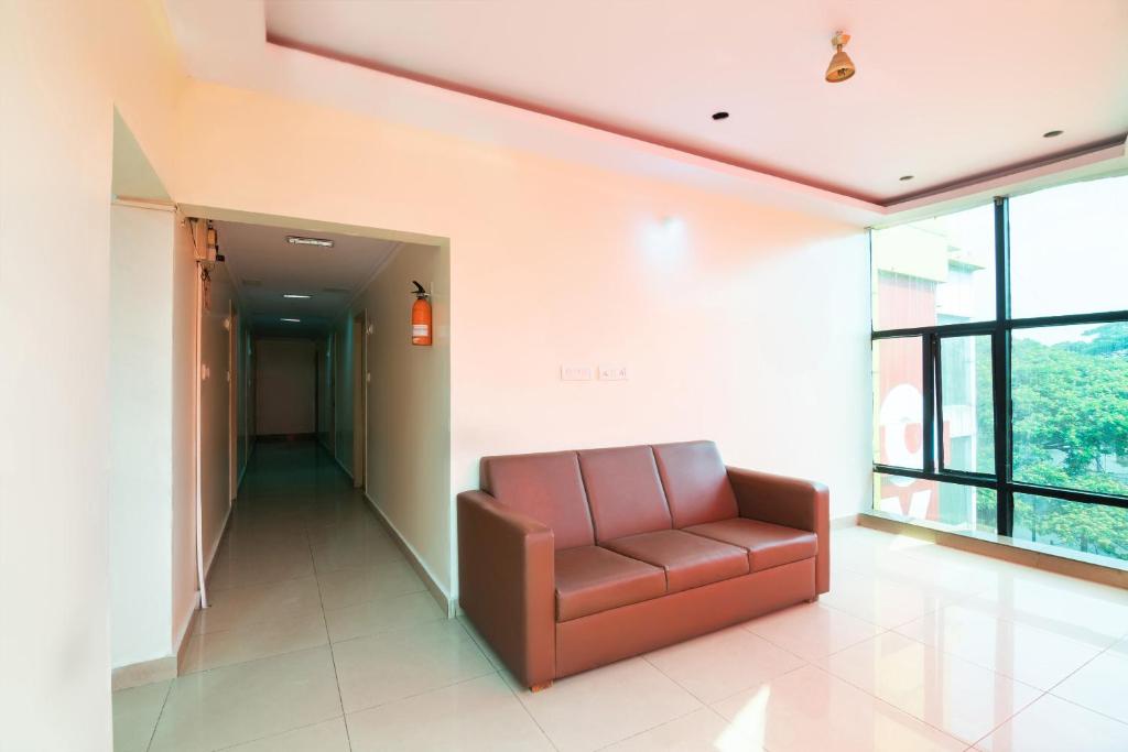 Lobby, Hotel O Rajmahal Boarding & Lodging in Bangalore