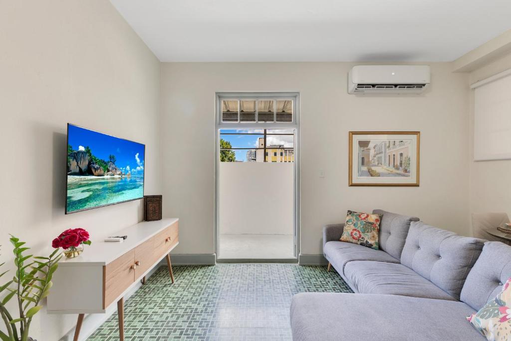 Elegant Apartment in Historic Miramar Minutes from Old San Juan, San Juan