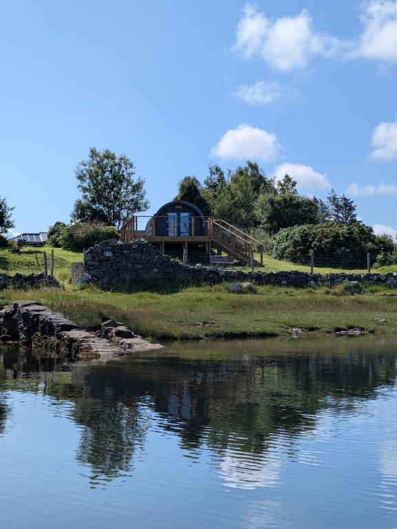Robins Nest Pod, Breakish