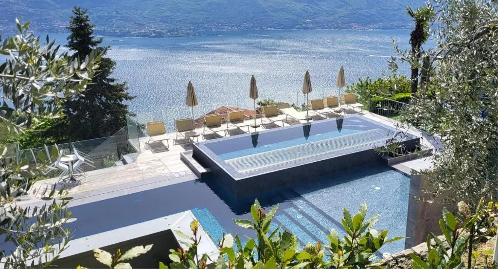 Village Hotel Lucia, מלון בטרמוזינה סול גארדה