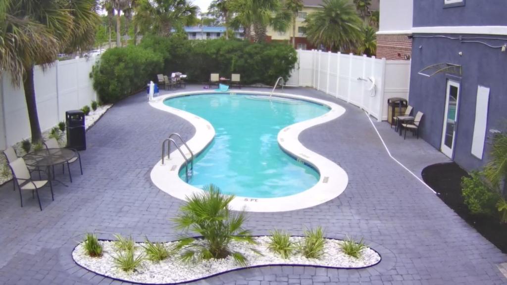 スイミングプール