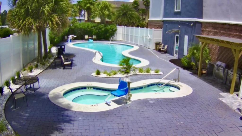 スイミングプール