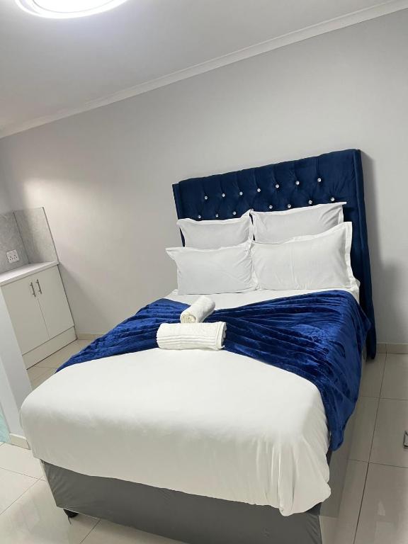 The Perfect Place, Parow