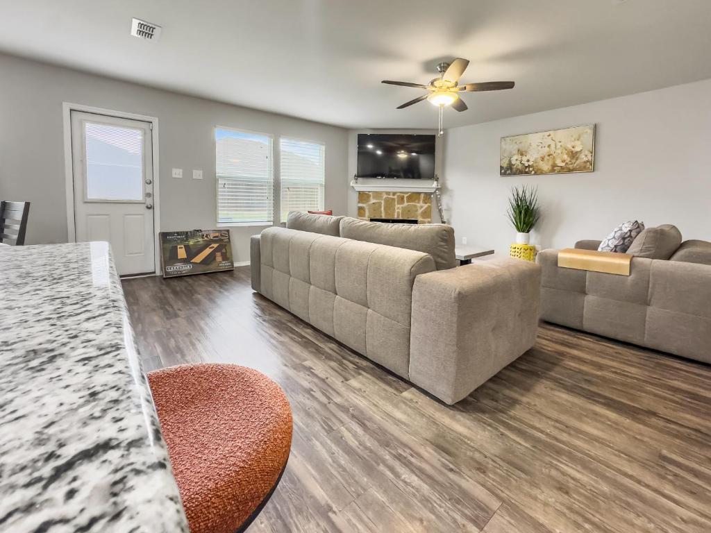 Little Elm Getaway, Little Elm