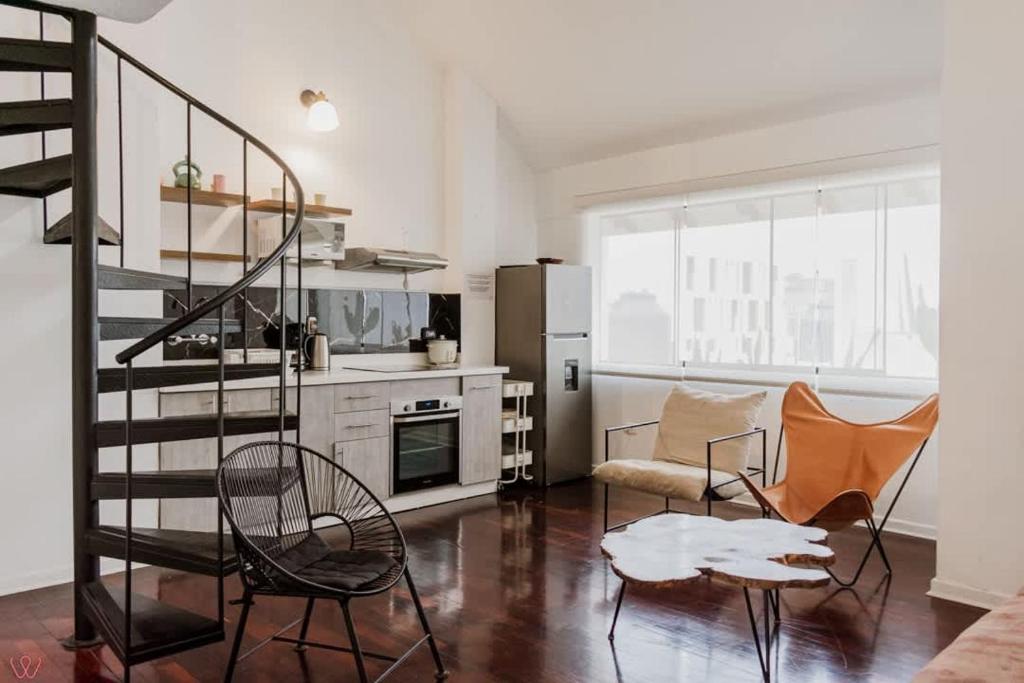 Elegant 2BR Duplex with Style - 4