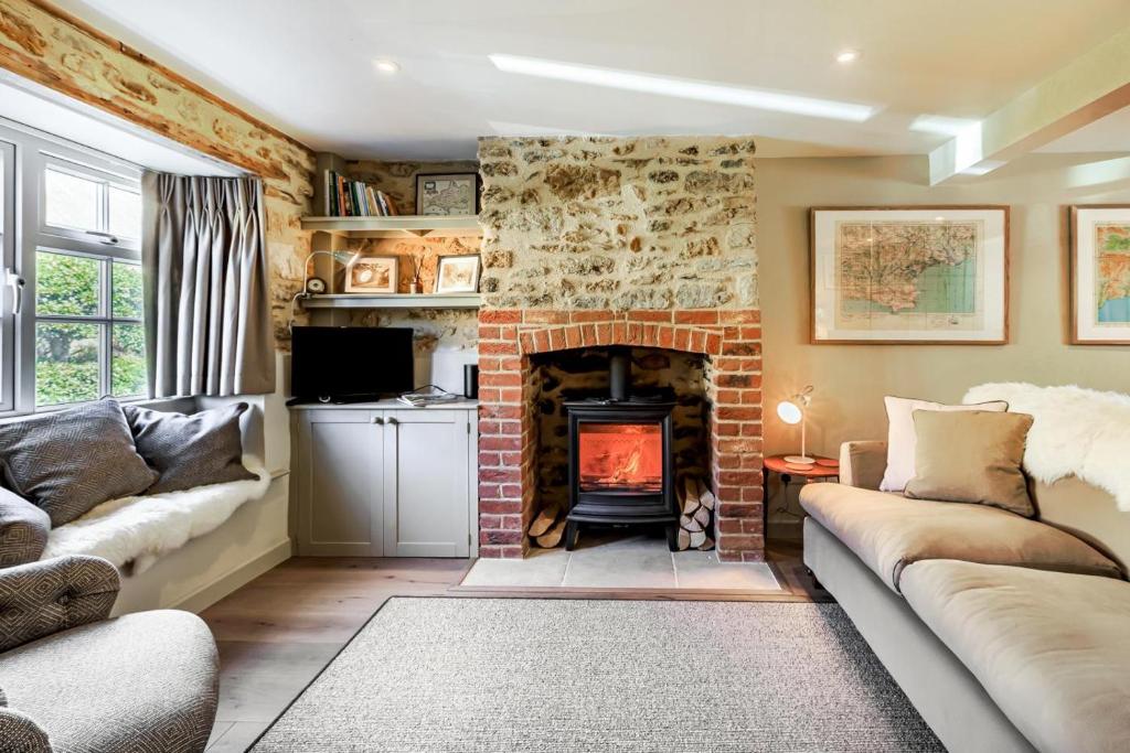 The Hive - Burton Bradstock, Burton Bradstock