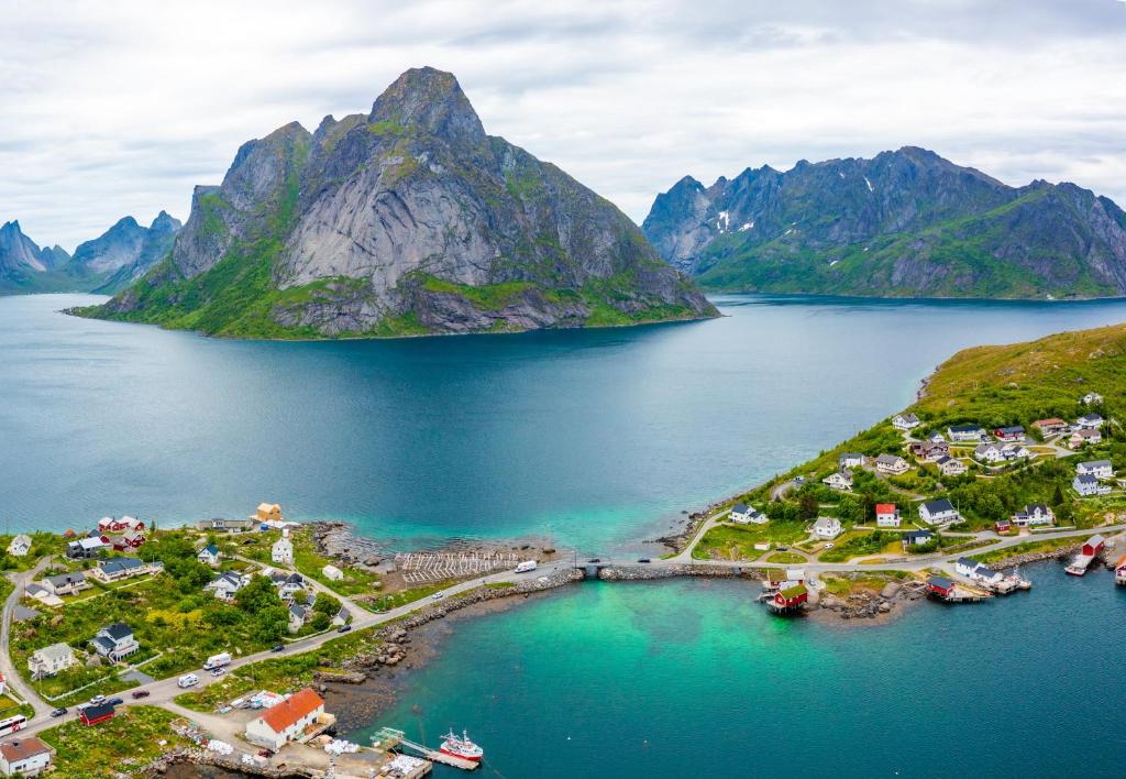 #Reinehuset - Amazing view!, Reine