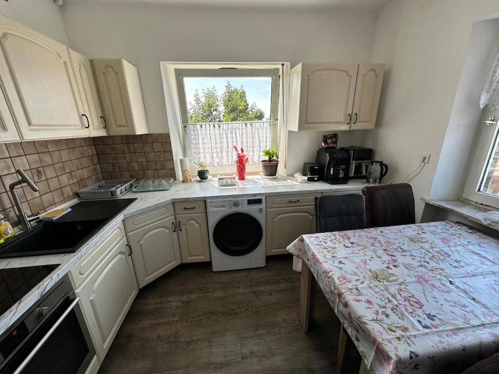 Double room and shared bathroom - 4