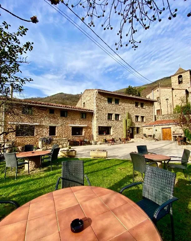Hostal Moliné, hotel in Bruguera