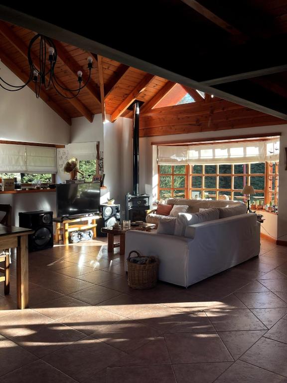 Warm house in Bariloche - Breakfast - Barrio Belgrano - 2
