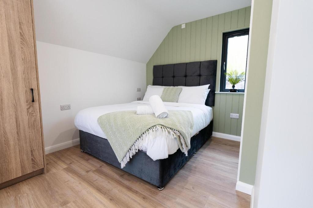 The Village at The Rocks - Luxury Glamping Resort, Newry