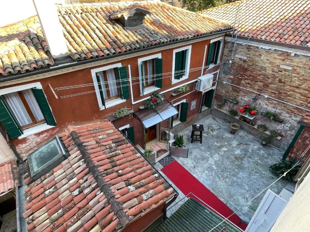 Something else in Venice Kingsclass - 1