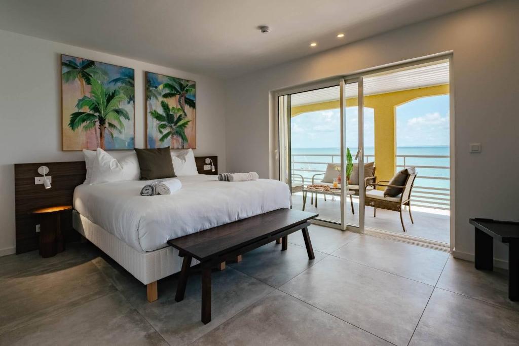 Suite 8 Mogador Residence, 1BR, brand-new, rare & luxury, exceptional view, Grand Case