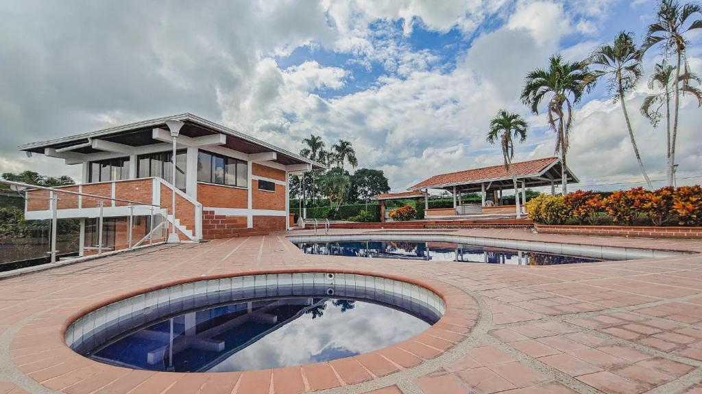 Condominio la Castilla en Cerritos - 1