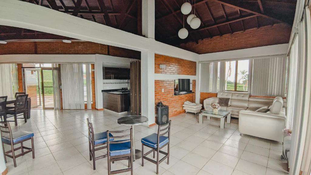 Condominio la Castilla en Cerritos - 2