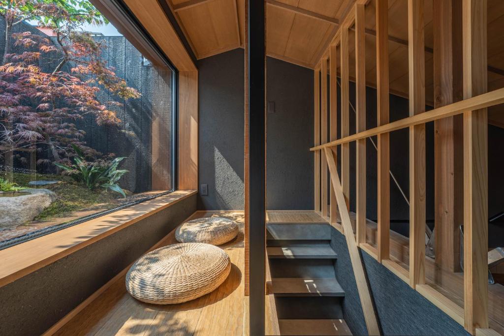 蜂の屋Hachinoya, Ósaka