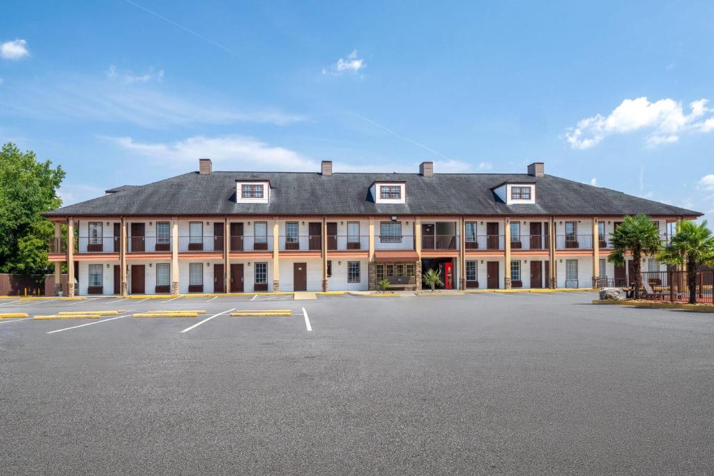 Baymont by Wyndham Commerce GA Near Tanger Outlets Mall, Commerce