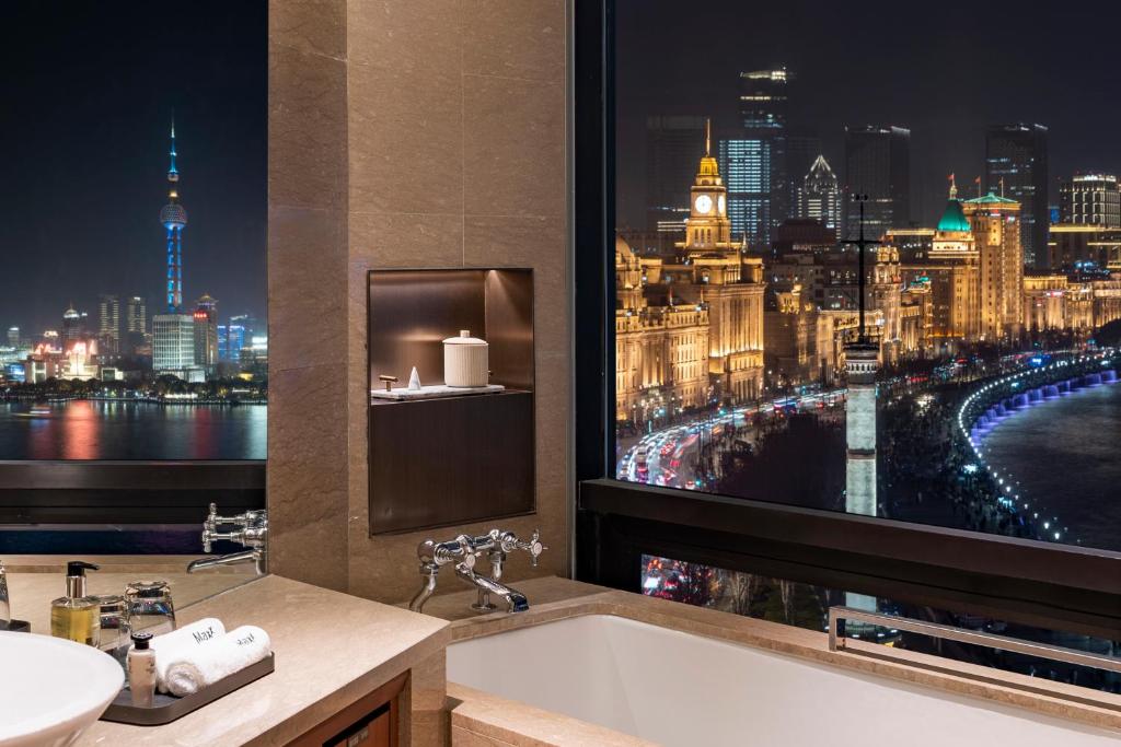 Les Suites Orient Bund Shanghai Interior view