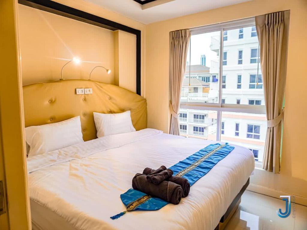 Appartement cosy avec vue piscine a Phra Tamnak, Pattaya South