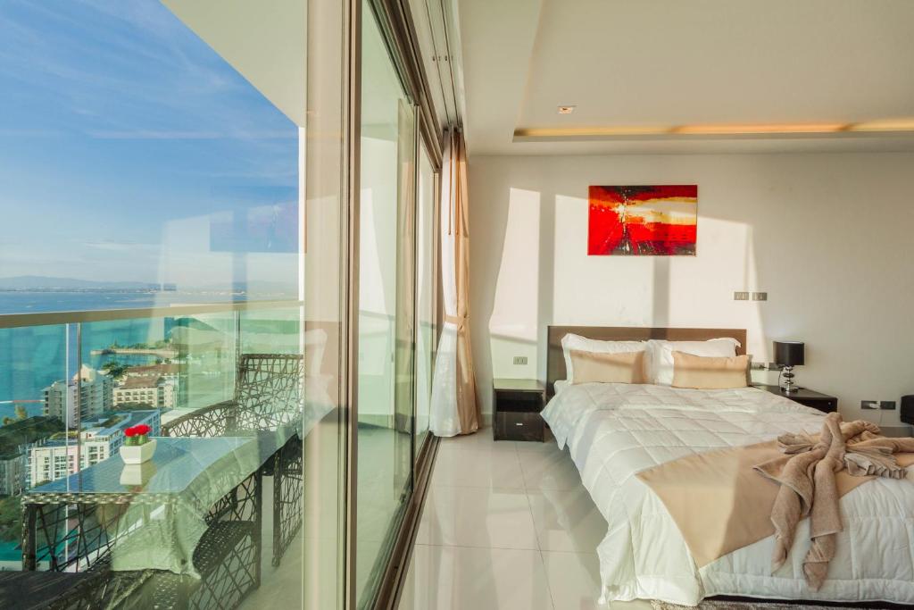 Wongamart Tower by Pattaya Sunny Rentals photo
