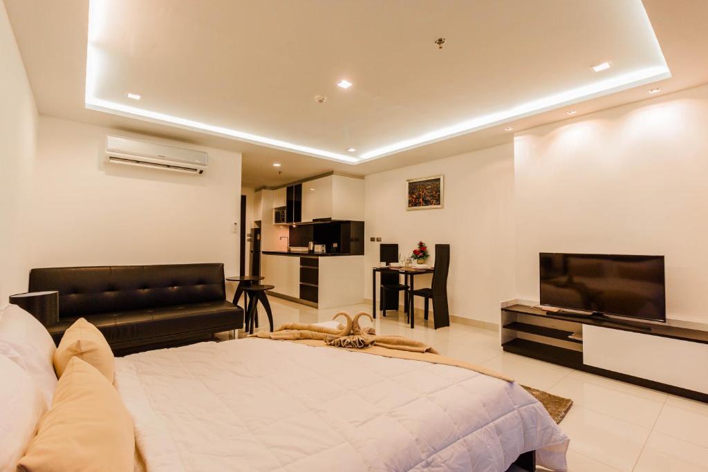 Wongamart Tower by Pattaya Sunny Rentals photo