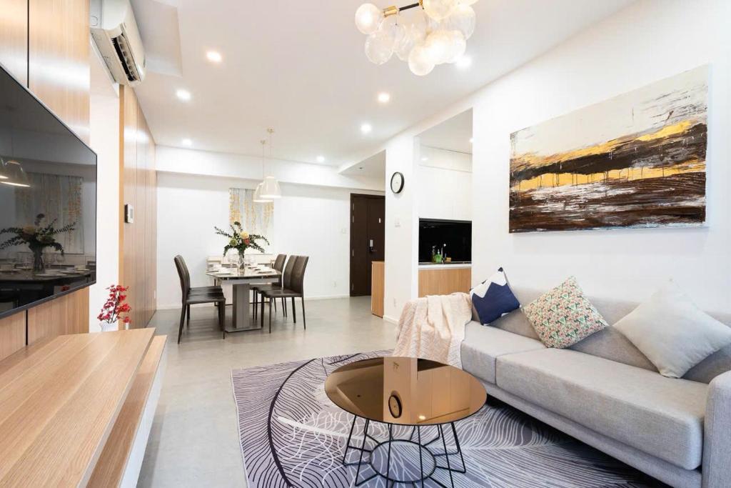 AT-HOME RIVER GATE Apartment near Ben Thanh Market