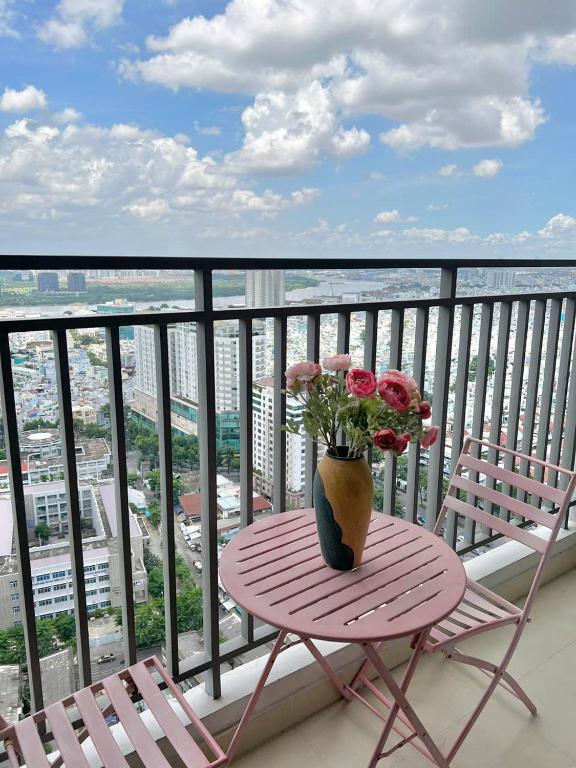 AT-HOME RIVER GATE Apartment near Ben Thanh Market