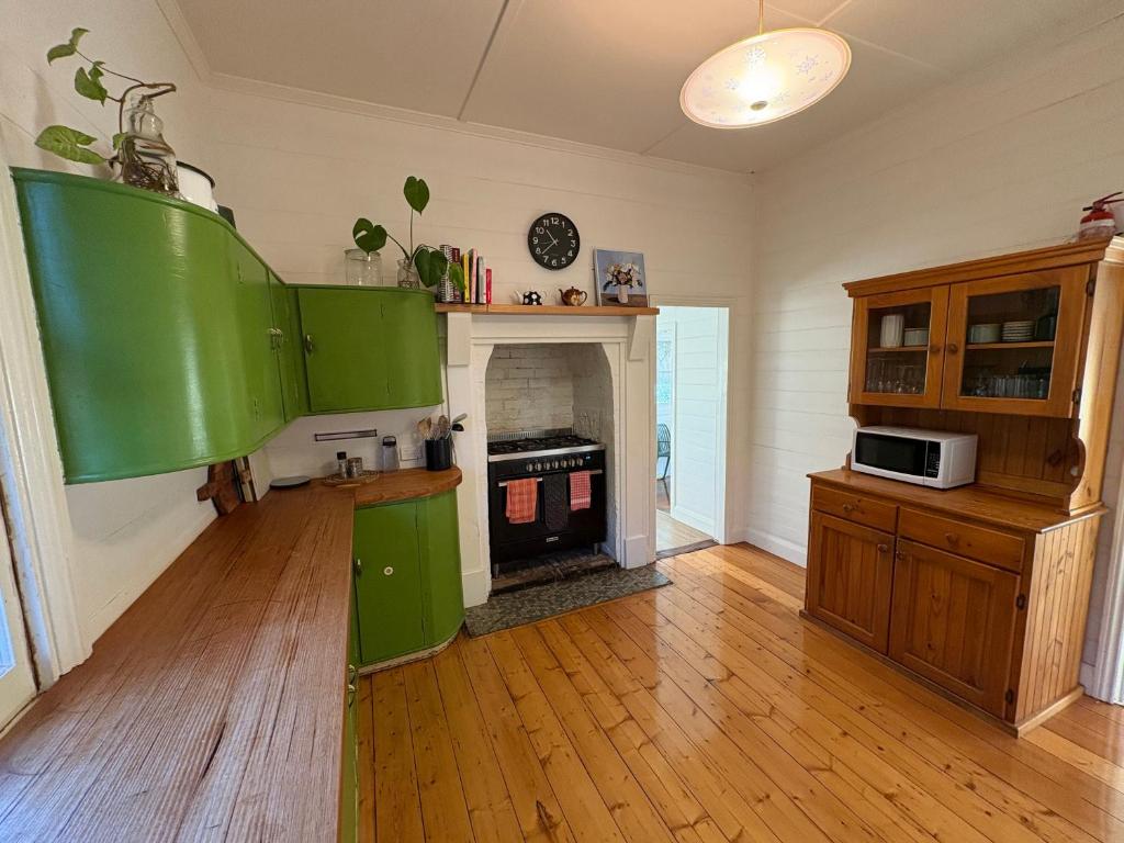 The Nook on the Hill, Armidale