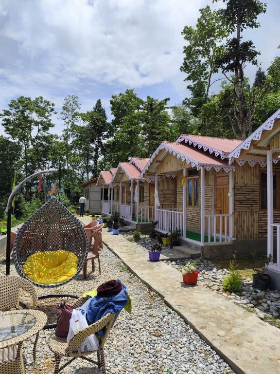 The Local Treat, Pedong