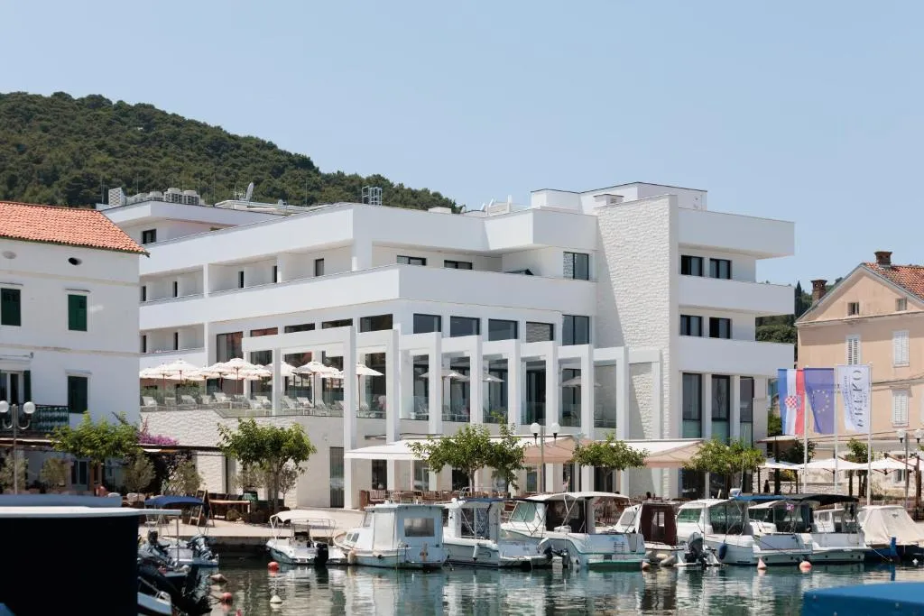 Hotel Preko Ugljan Island, Curio Collection By Hilton, hotel in Preko