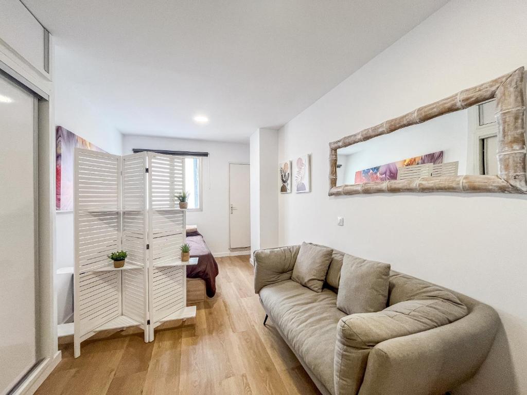 Cozy Studio Las Canteras - 2min Walk to Beach - 4