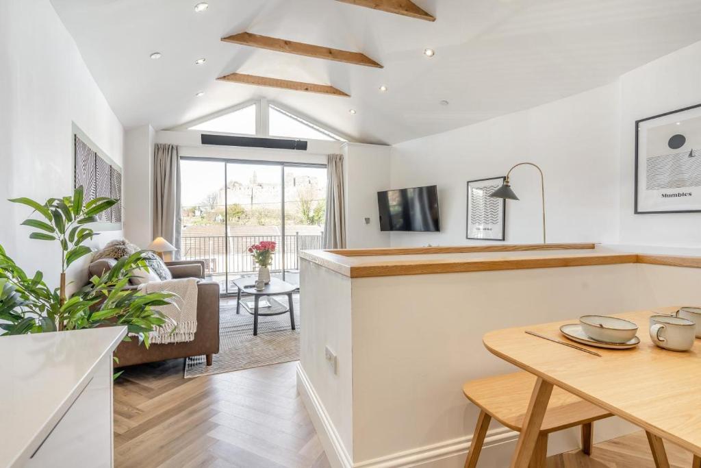 Castle View Ground Floor Apartment, The Mumbles