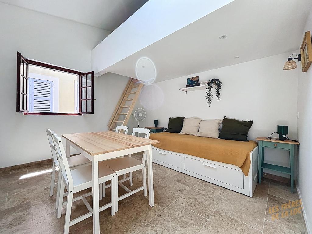 Cabanon de Paulo - Vallon des Auffes - Les Frères de la Loc', La Celle-sous-Gouzon