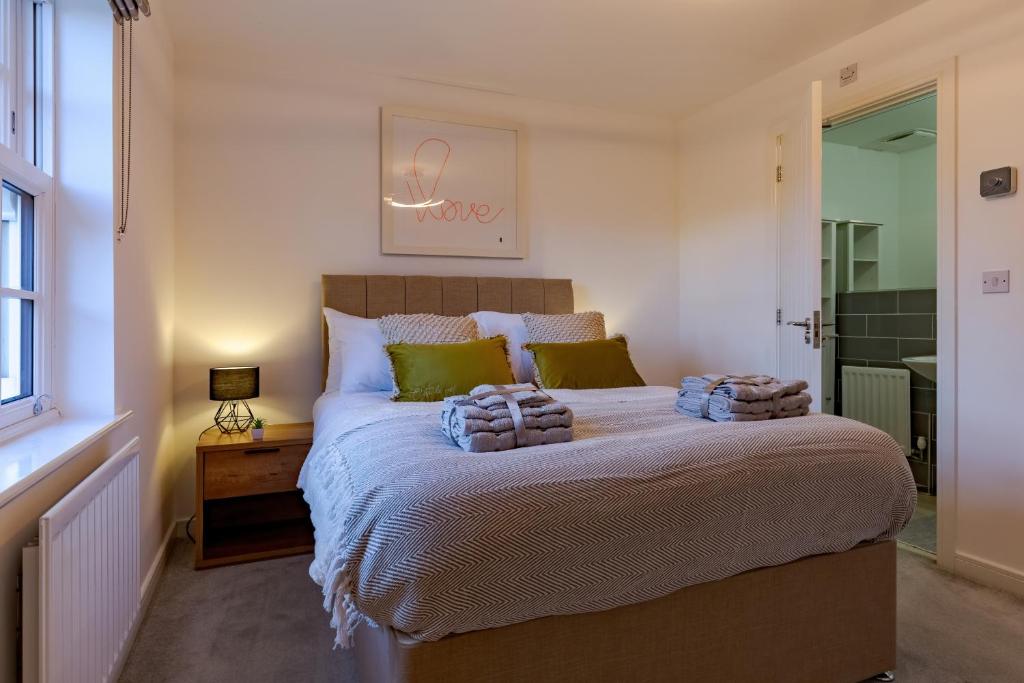 Spacious 3BR, 3BA, Parking Wi-Fi Banbury, Banbury