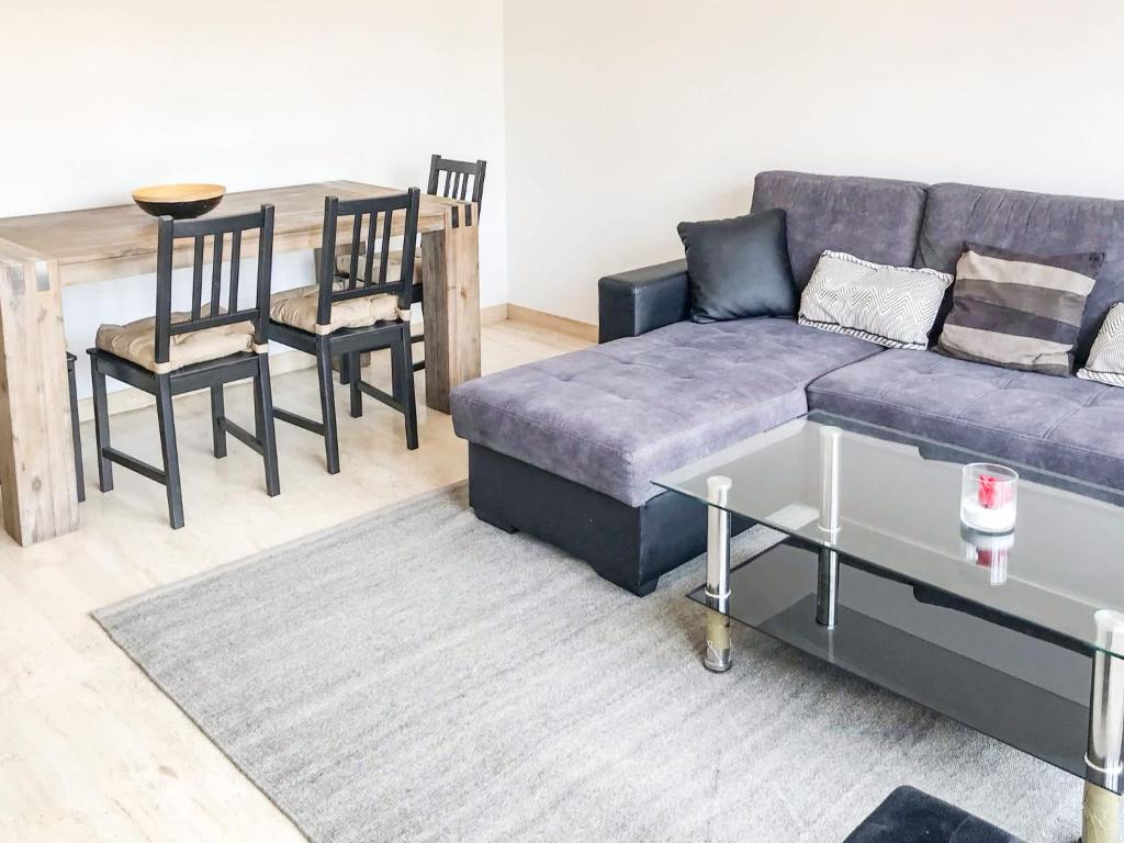 Lympia - one bedroom apartment near the port - 4